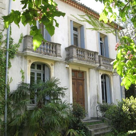 Les Remparts Bed & Breakfast Capestang Bagian luar foto