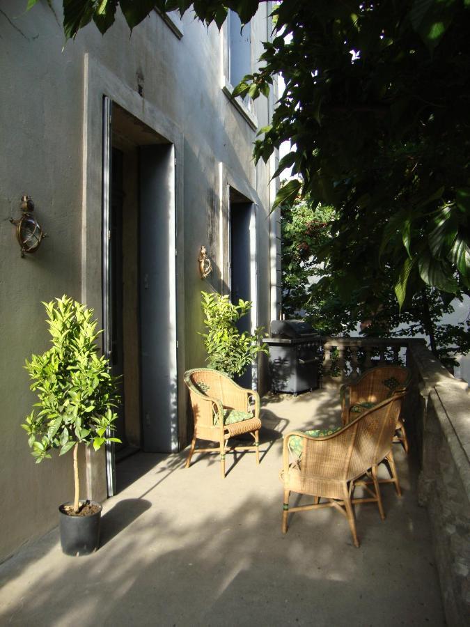 Les Remparts Bed & Breakfast Capestang Bagian luar foto