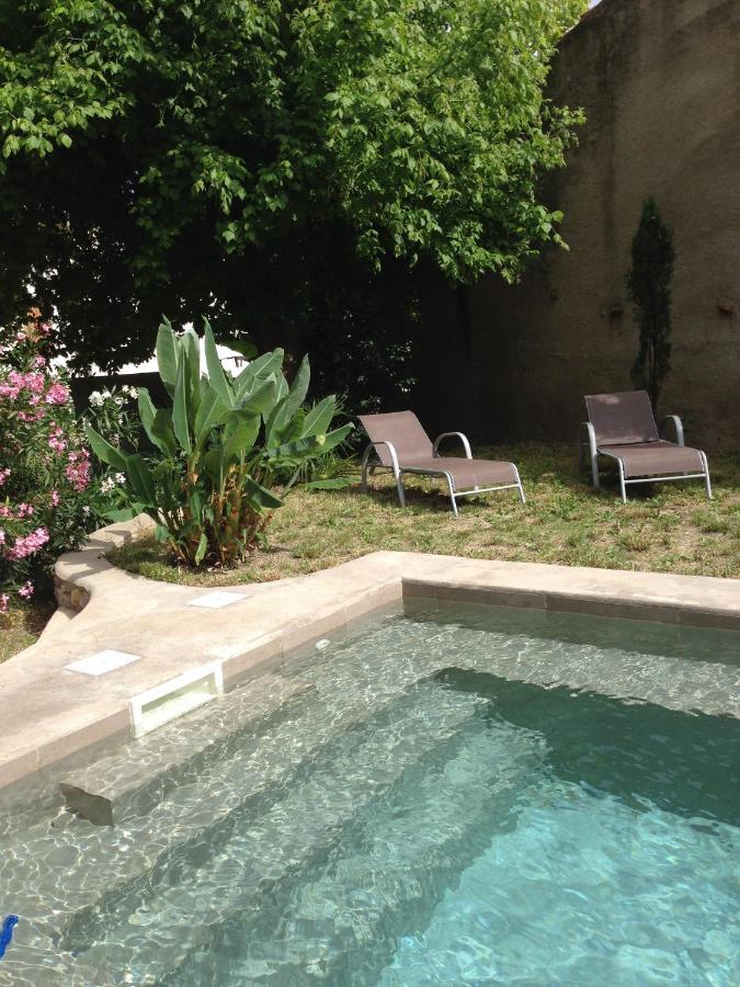 Les Remparts Bed & Breakfast Capestang Bagian luar foto