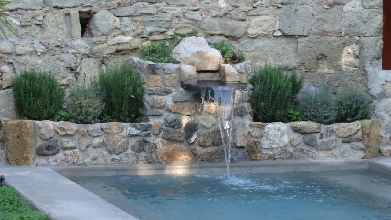 Les Remparts Bed & Breakfast Capestang Bagian luar foto