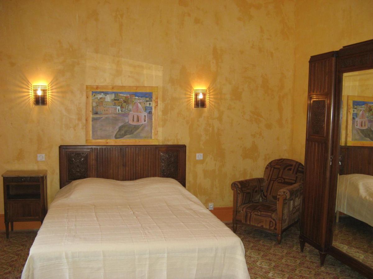 Les Remparts Bed & Breakfast Capestang Bagian luar foto