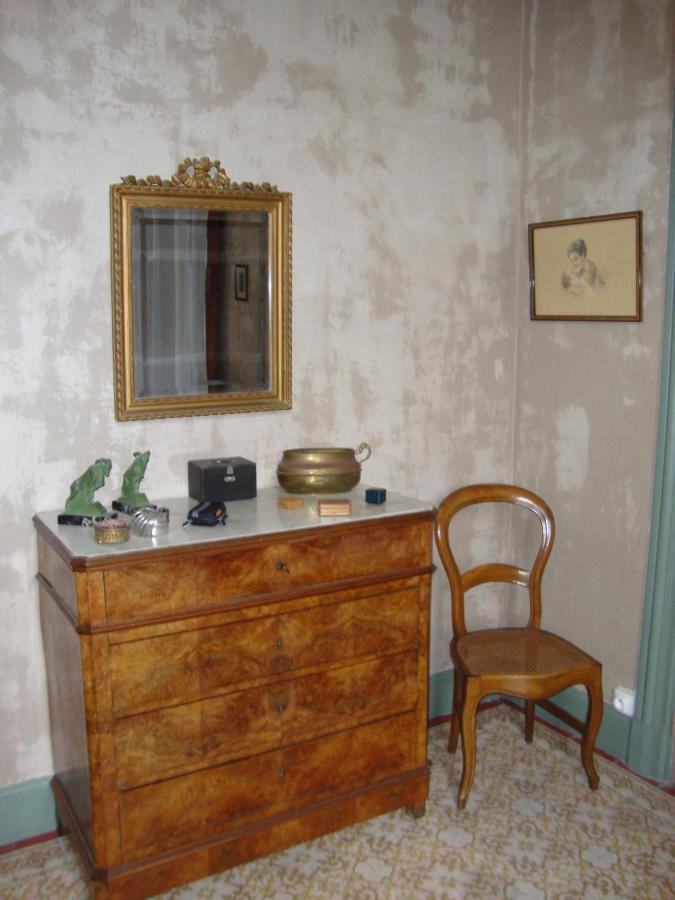 Les Remparts Bed & Breakfast Capestang Bagian luar foto