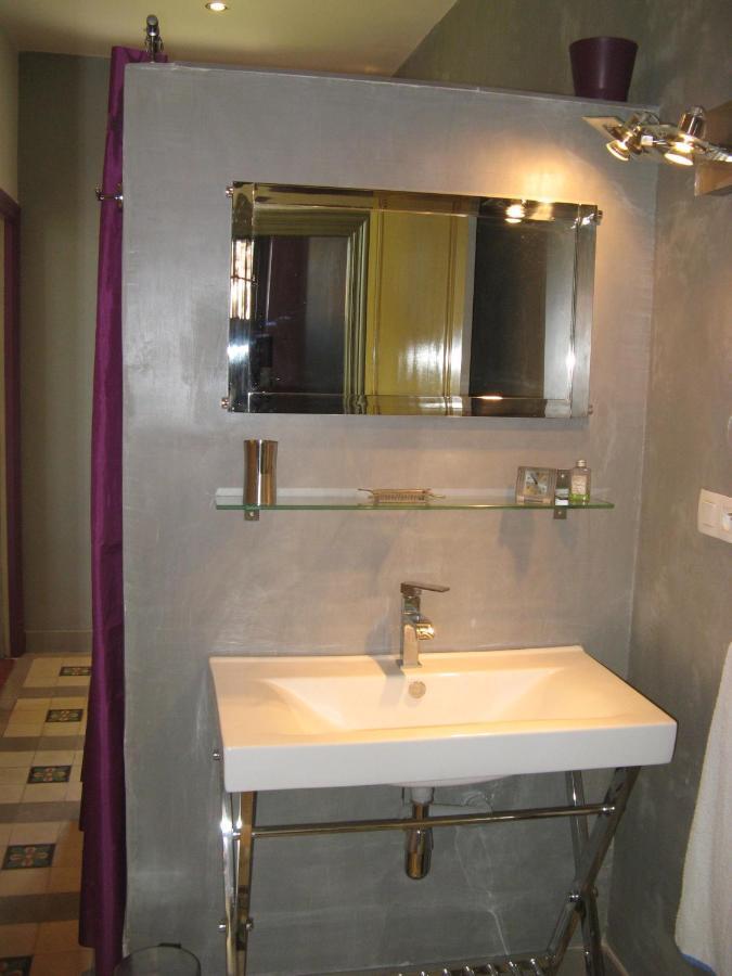 Les Remparts Bed & Breakfast Capestang Bagian luar foto