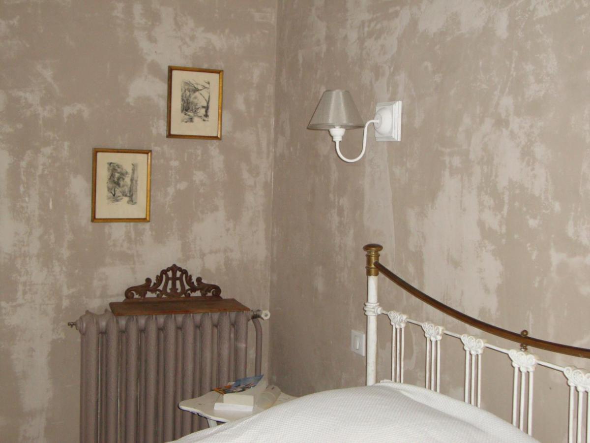 Les Remparts Bed & Breakfast Capestang Bagian luar foto