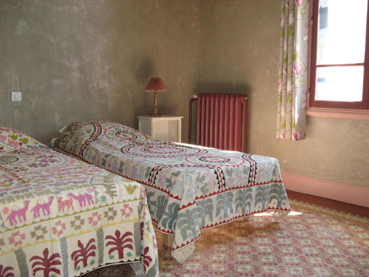 Les Remparts Bed & Breakfast Capestang Bagian luar foto