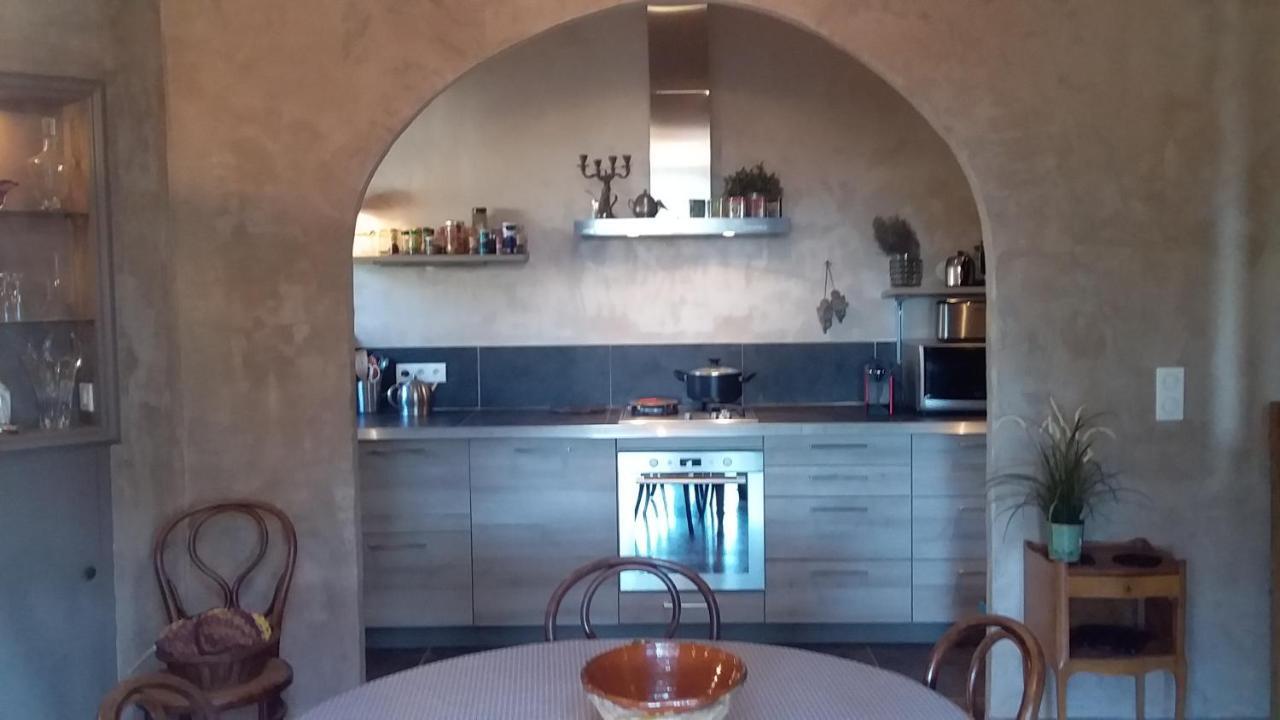 Les Remparts Bed & Breakfast Capestang Bagian luar foto