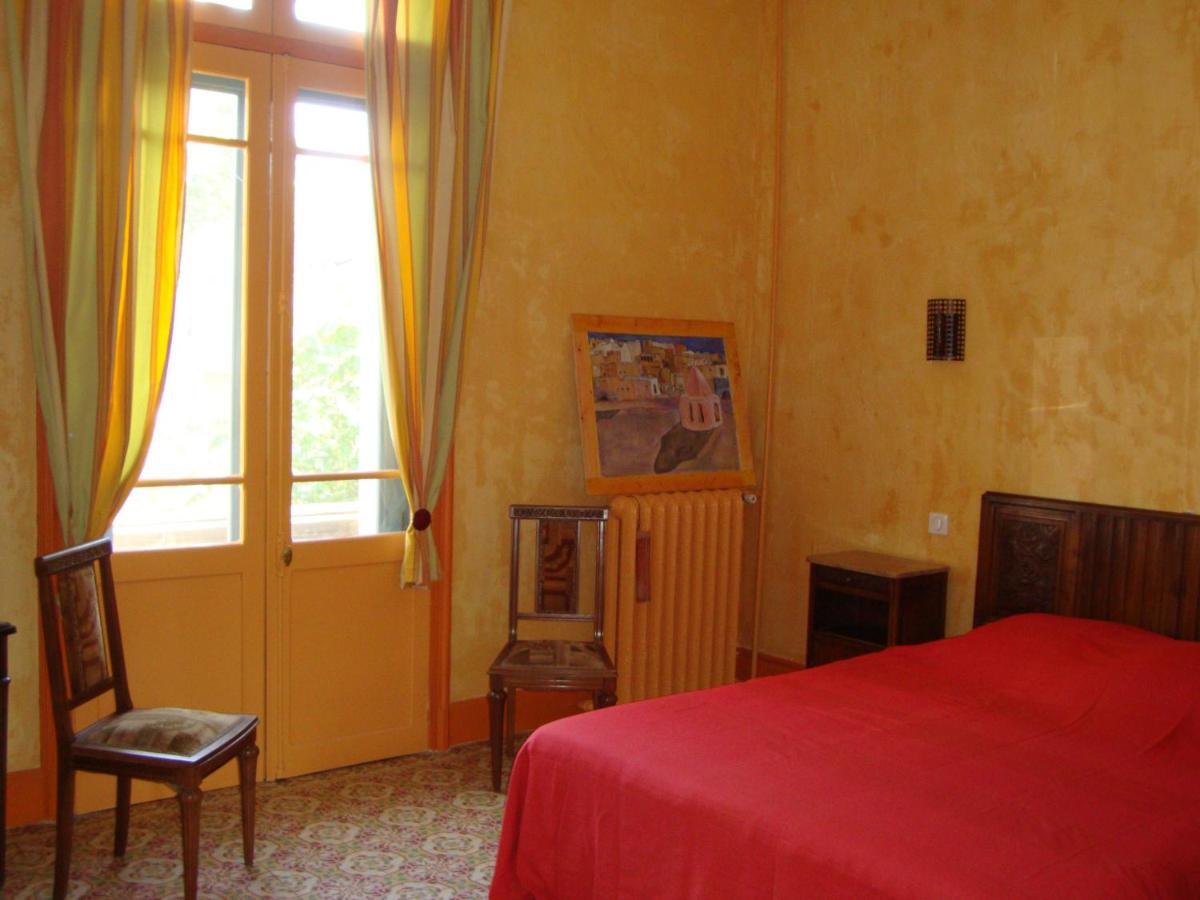 Les Remparts Bed & Breakfast Capestang Bagian luar foto